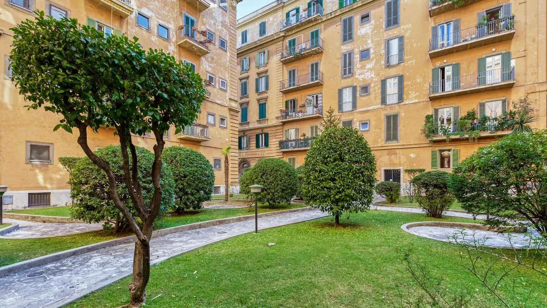 Vespasiano Luxury Apartment For 4 Rome