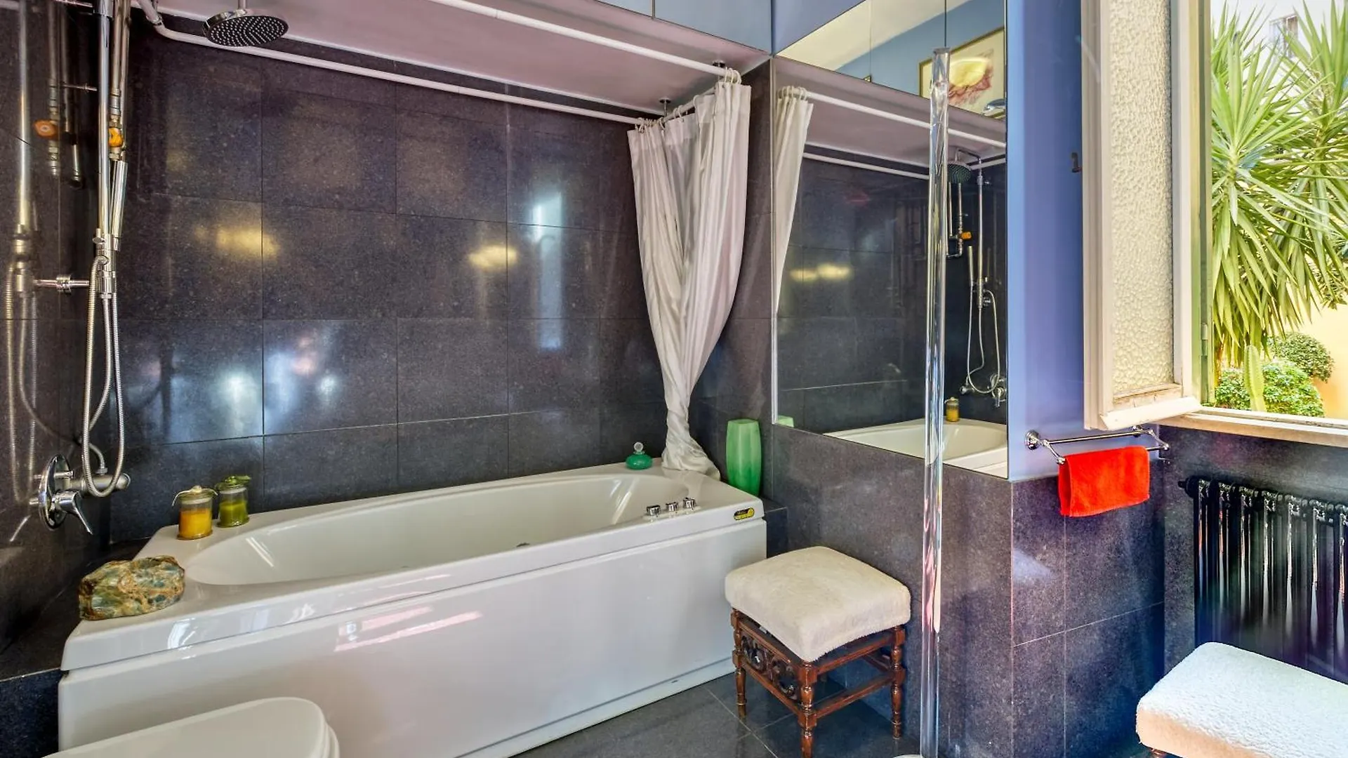 Vespasiano Luxury Apartment For 4 Rome