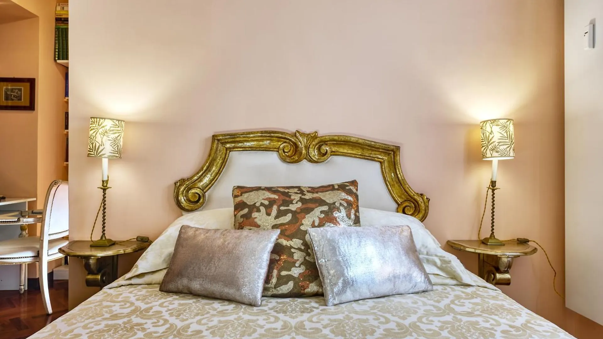 Vespasiano Luxury Apartment For 4 Rome