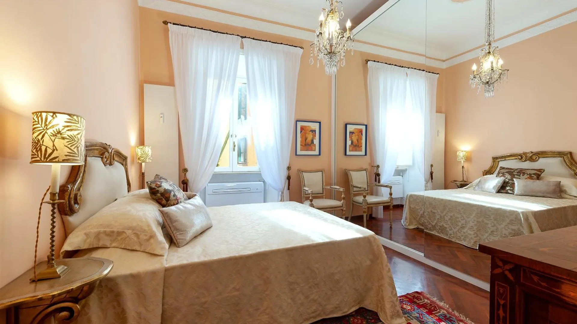 Vespasiano Luxury Apartment For 4 Rome Italy
