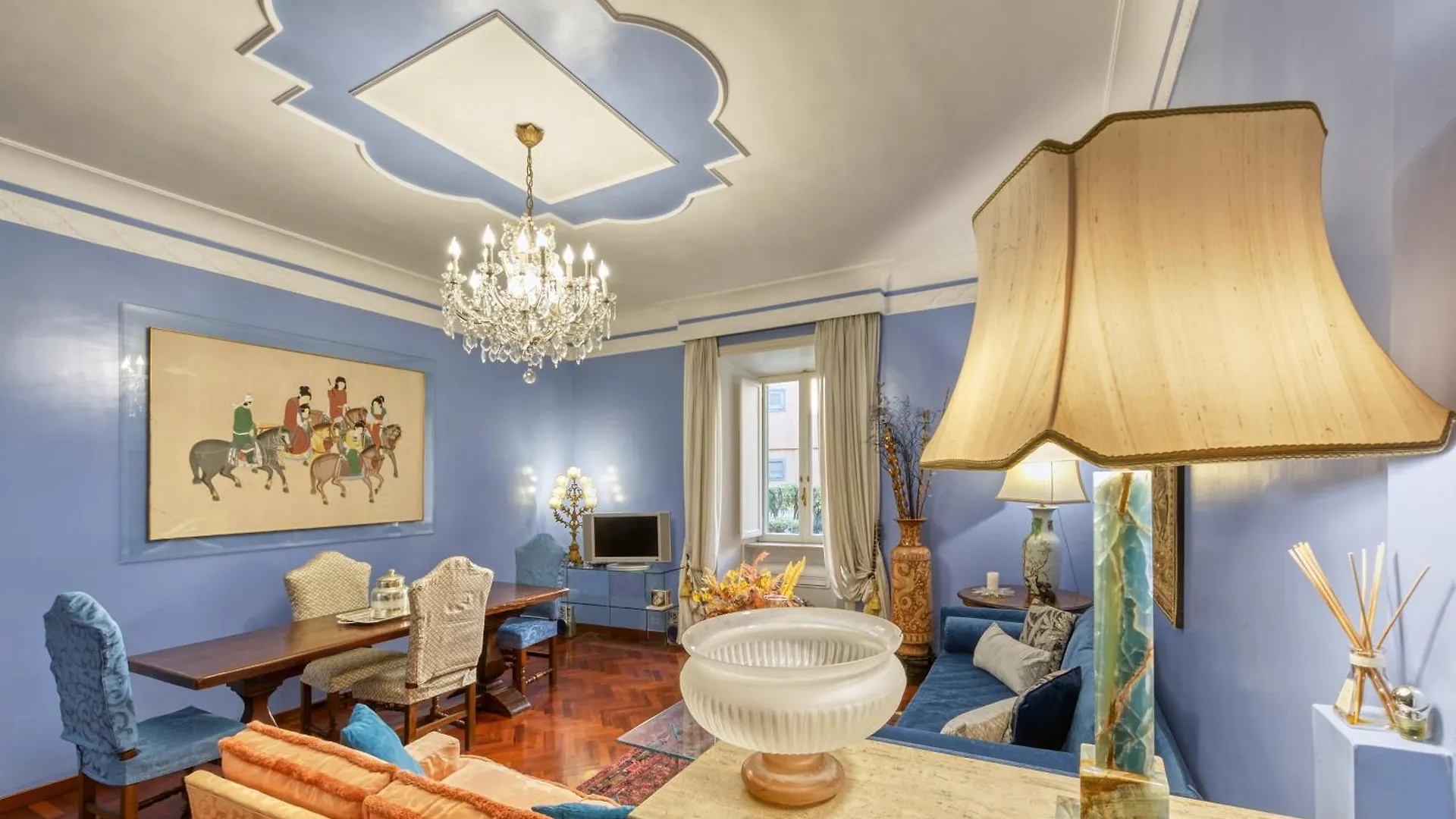 Vespasiano Luxury Apartment For 4 Rome Italy